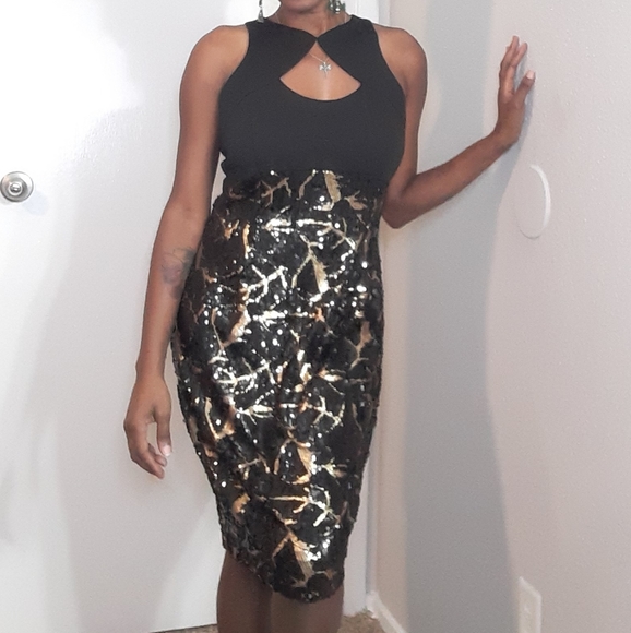 Size 10 Black and Gold Sequin Cocktail Dress - Picture 7 of 7